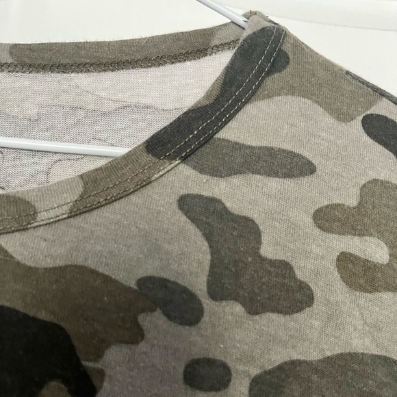 Camo T-Shirt - Picture 3 of 4